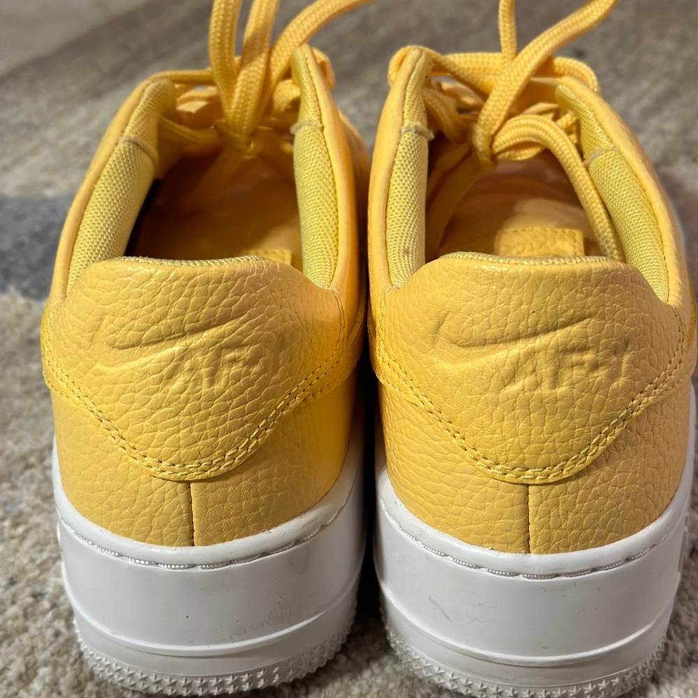 Nike Air Force 1 Low Retro Yellow Jewel Sneaker